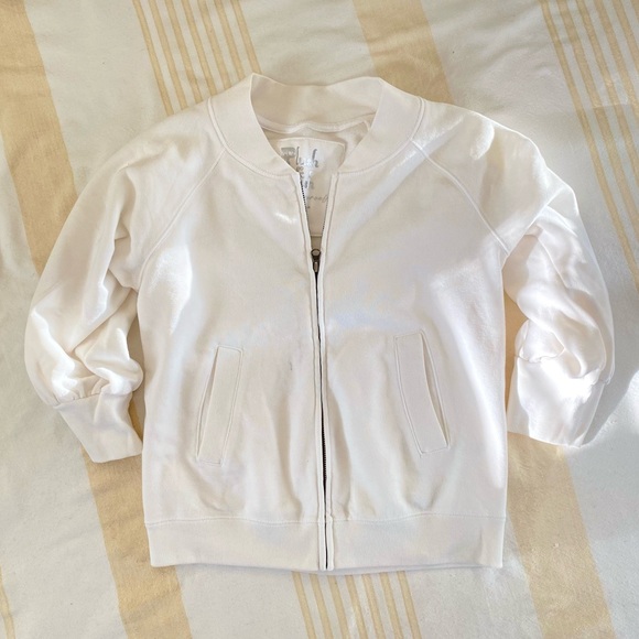 Victoria’s Secret (Plush & Lush) Fleece Bomber Mid Puffer Sleeve *Note on spot - Picture 15 of 16